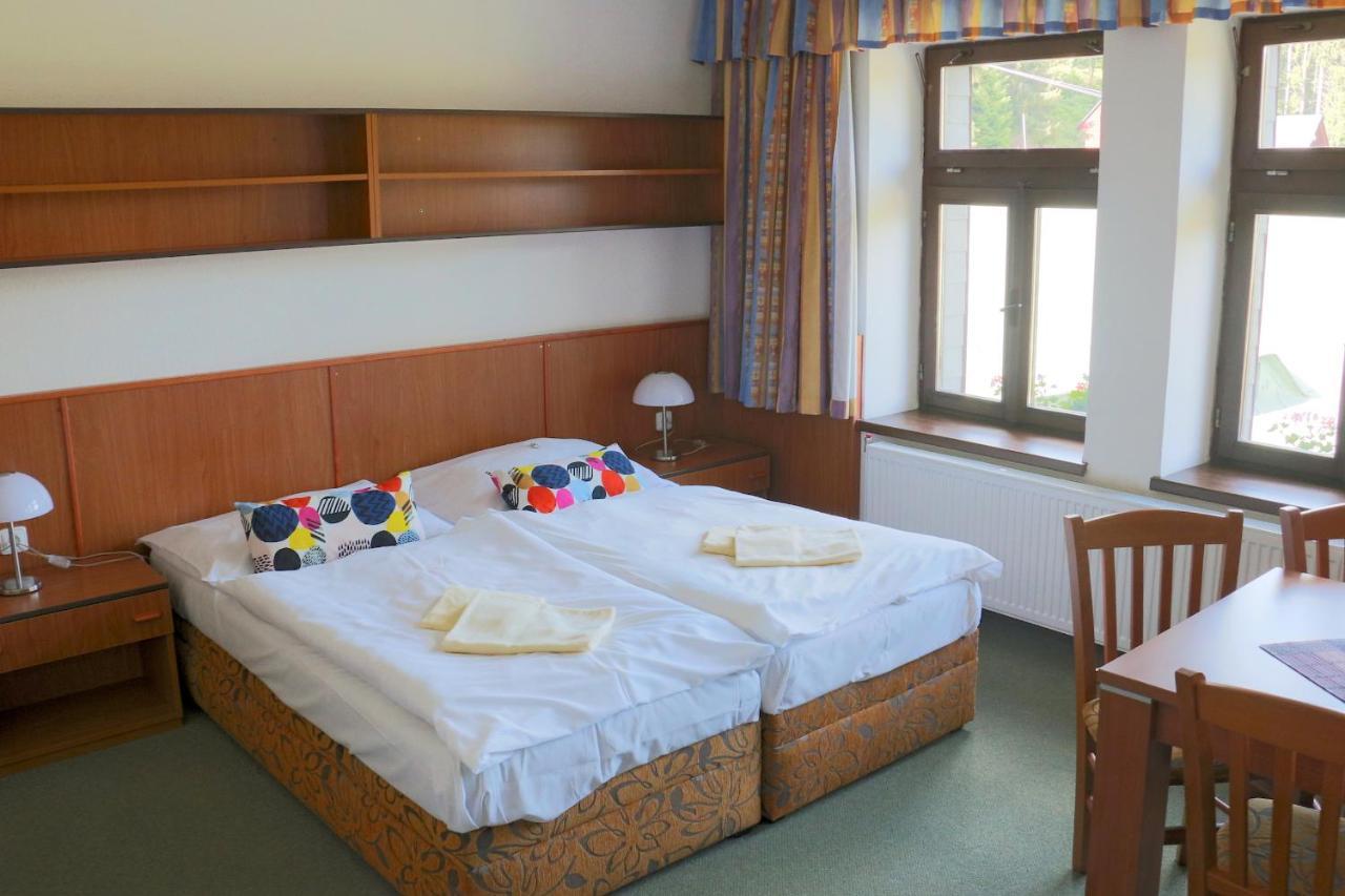 Hotel Maredis Kořenov エクステリア 写真