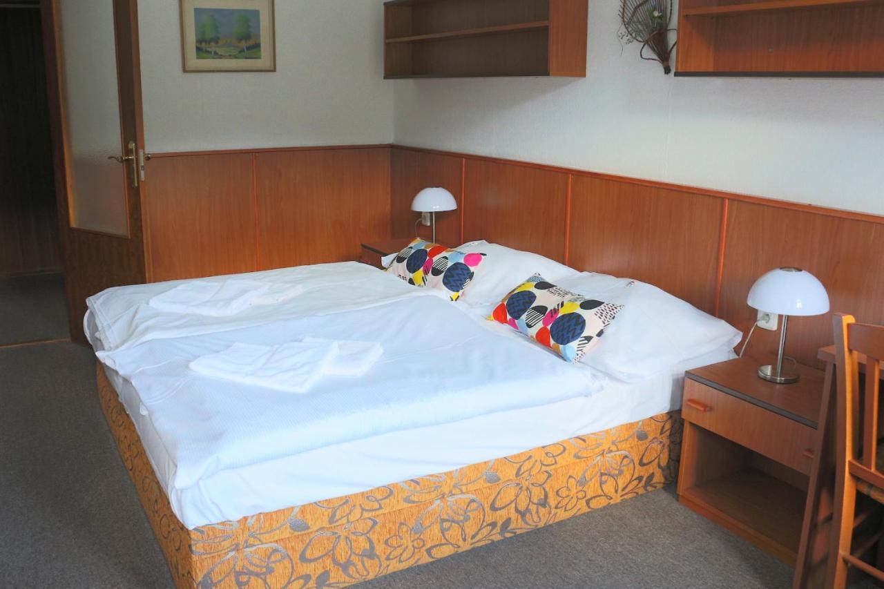 Hotel Maredis Kořenov エクステリア 写真