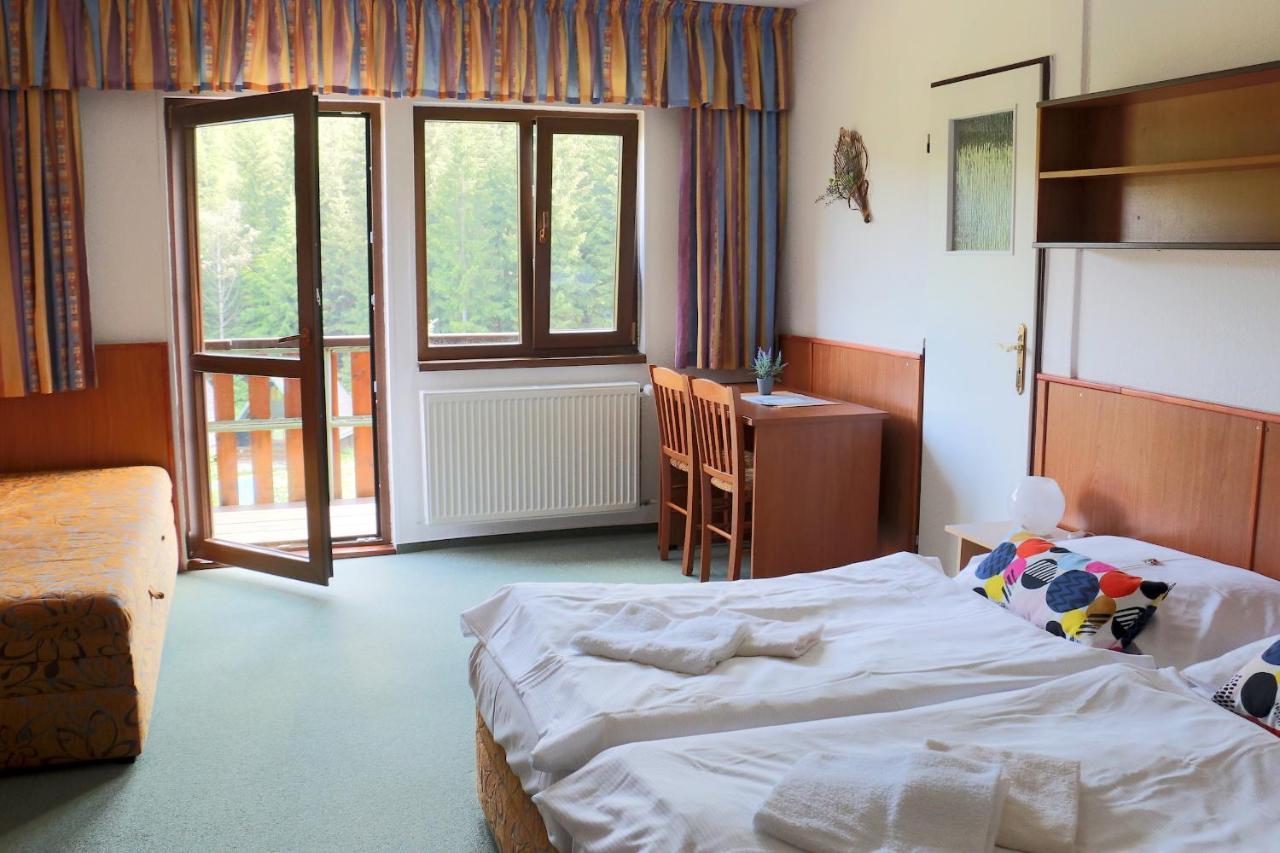 Hotel Maredis Kořenov エクステリア 写真