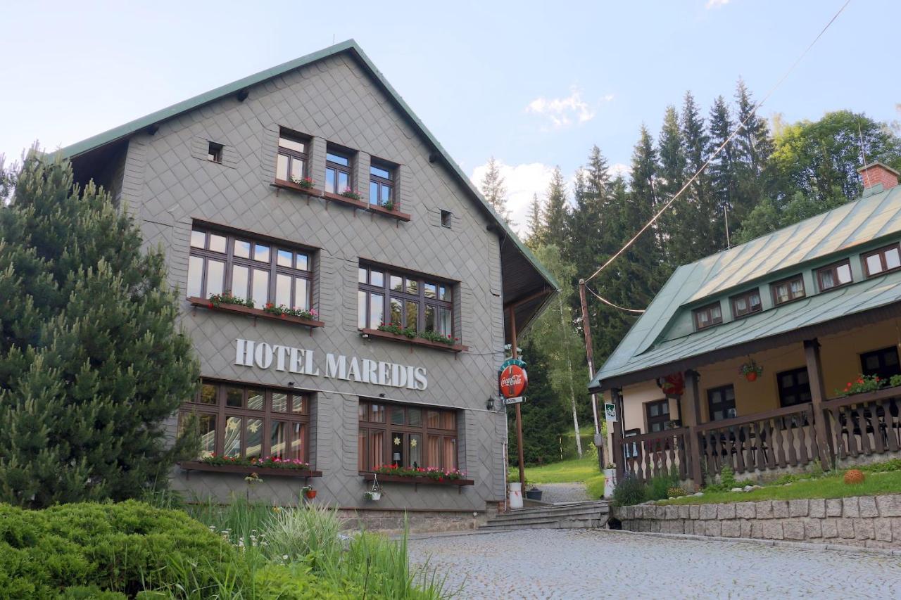 Hotel Maredis Kořenov エクステリア 写真