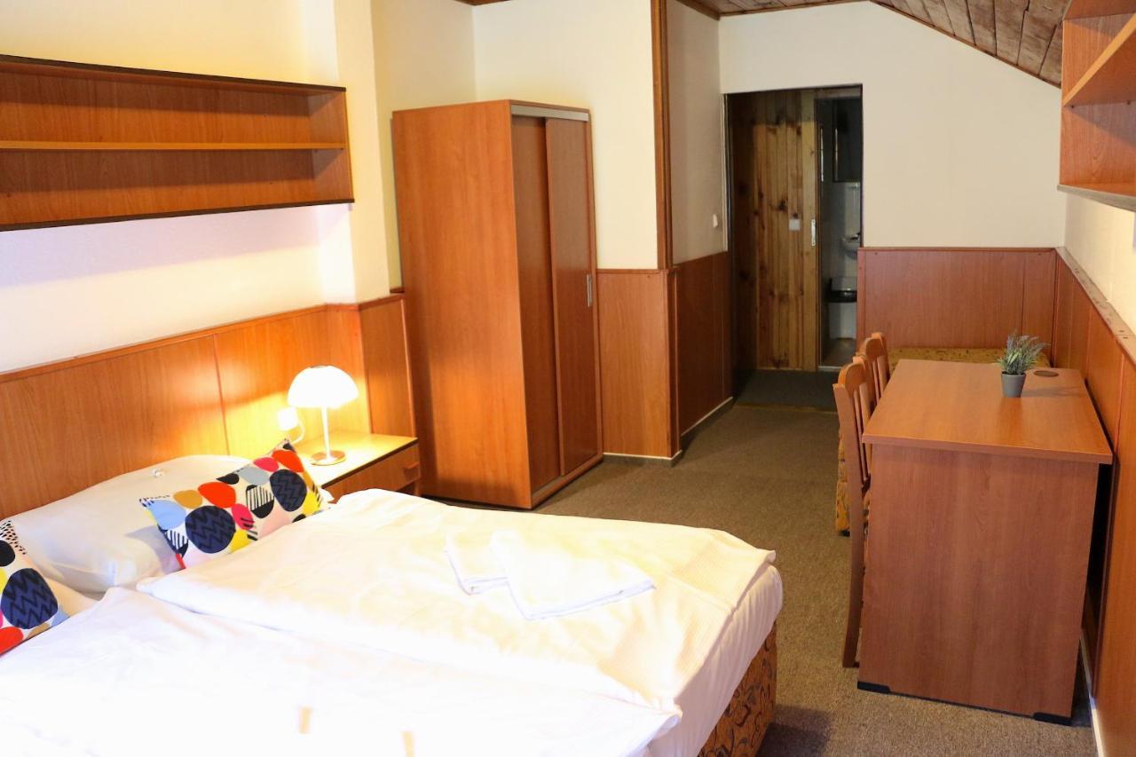 Hotel Maredis Kořenov エクステリア 写真