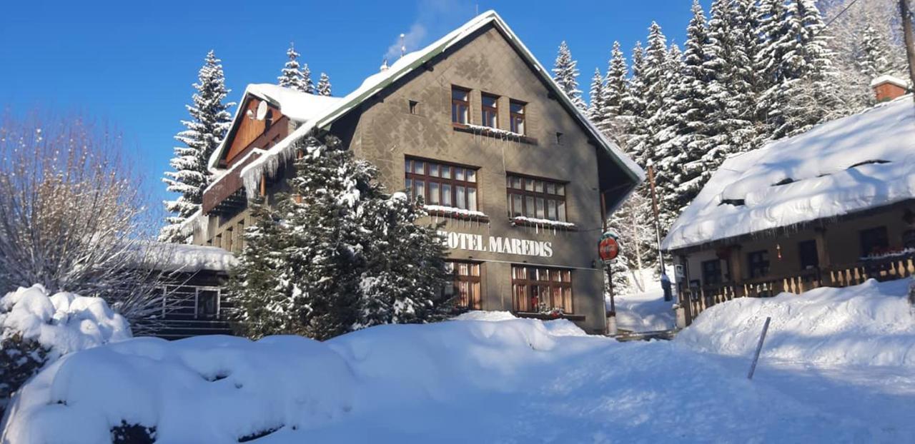Hotel Maredis Kořenov エクステリア 写真