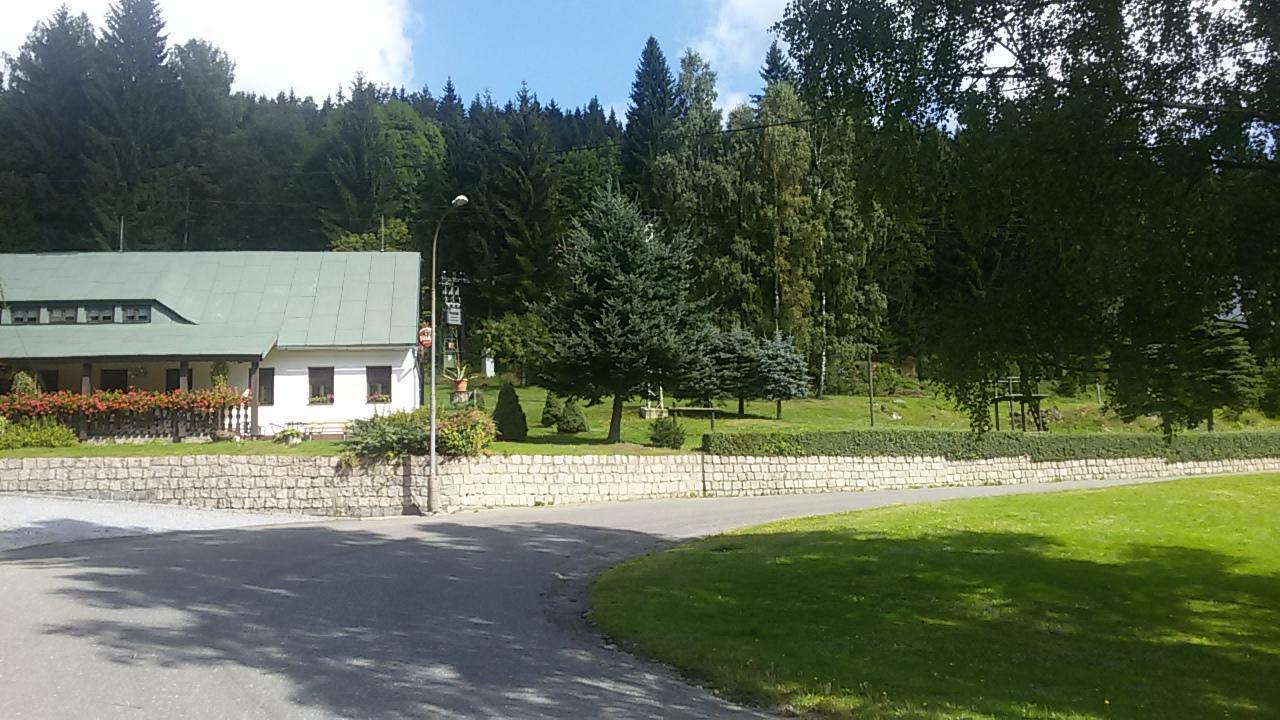 Hotel Maredis Kořenov エクステリア 写真