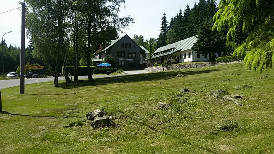 Hotel Maredis Kořenov エクステリア 写真