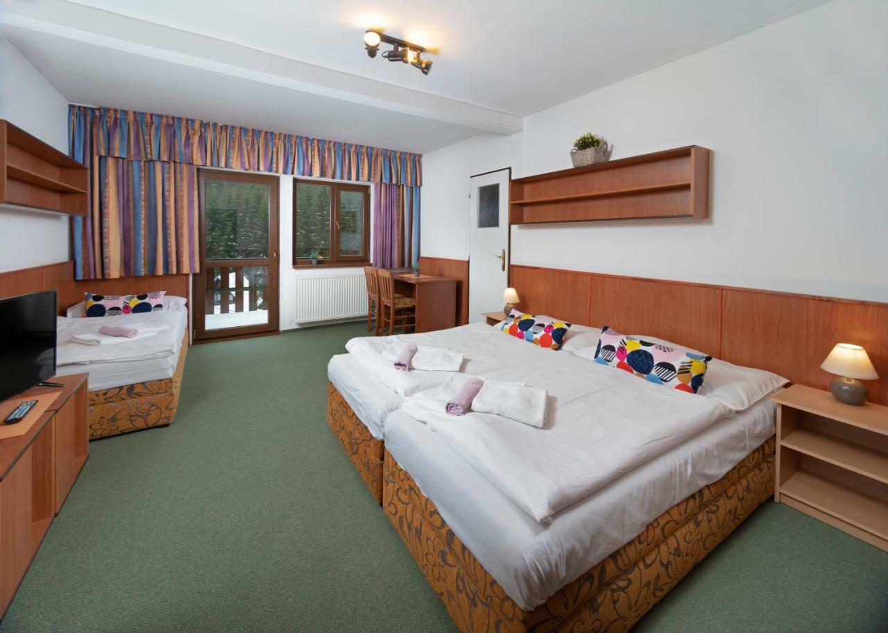 Hotel Maredis Kořenov エクステリア 写真